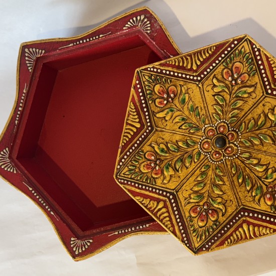 Storage box